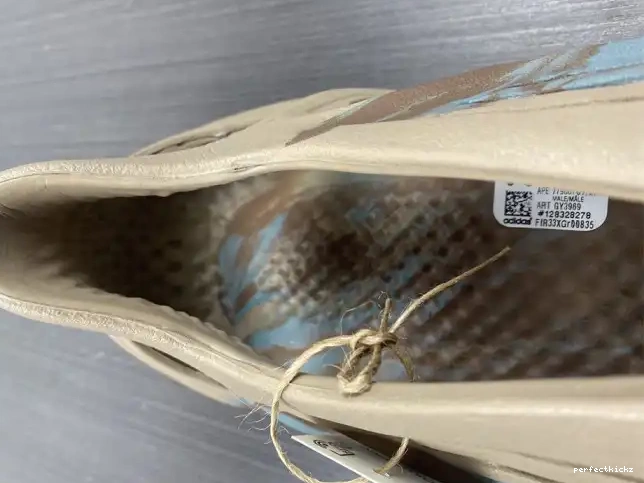 Runner Adidas GY3969 Yeezy Foam 0529